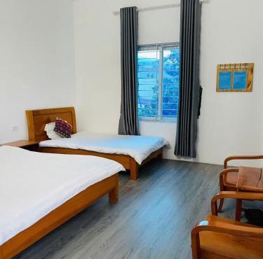 Moon Hotel ,taxi ,trek & Spa