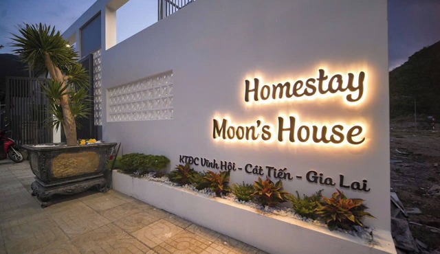 Moon's House