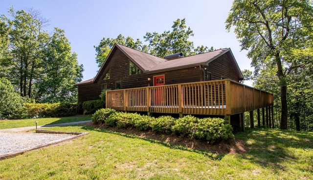 Mountain Home with Privacy near Pisgah National Forest. in Pisgah Forest