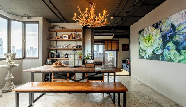 Music Art 2-bedroom loft in vibrant CBD near mall, park, skytrain Nana in Krung Thep Maha Nakhon
