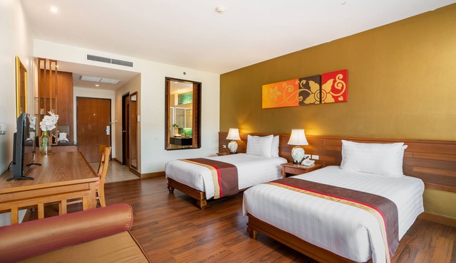 Naithonburi Beach Resort
