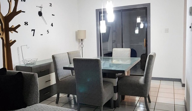 Near the US consulate, comfortable house for 3-5 guests in a centric location in Juárez