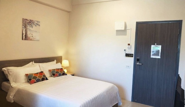 New cozy apartment, 300m away from MRT Suthisan station Unit*11 in Khwaeng Din Daeng