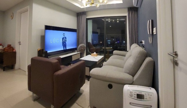 New generation Samsung 85 ich TV, high floor view of West Lake!