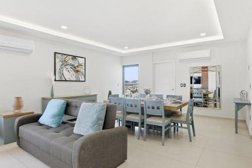 New Lux Tower with Double King bed great Views on the Malecon in Mazatlán