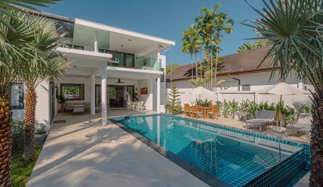 New Pool Villa 7 bedrooms near Naiharn beach and Rawai beach