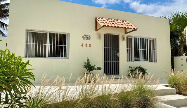 New Remodeled Charming house 2 b, 2 bath w/Pool in Chuburná