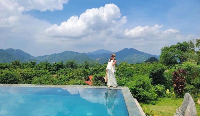 Ngù Mái Retreat