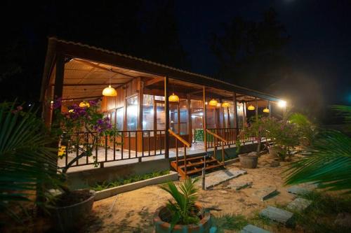 Ngọn Đèn Biển cafe & homestay