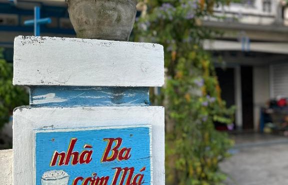 nhà Ba cơm Má