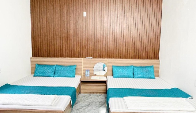 Nhà nghỉ Vân Hải - Phố đi bộ Quan Lạn