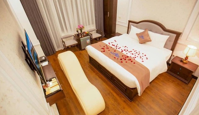 NHA NGHI HOANG LONG