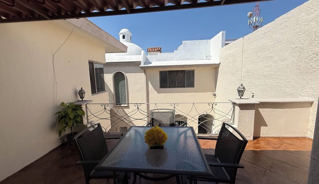 Nice apartment with 2 bedrooms high internet speed, downtown Chapala in Chapala