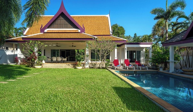 Noksawan - Pleasant 3BR Pool Villa Rawai in Tambon Rawai