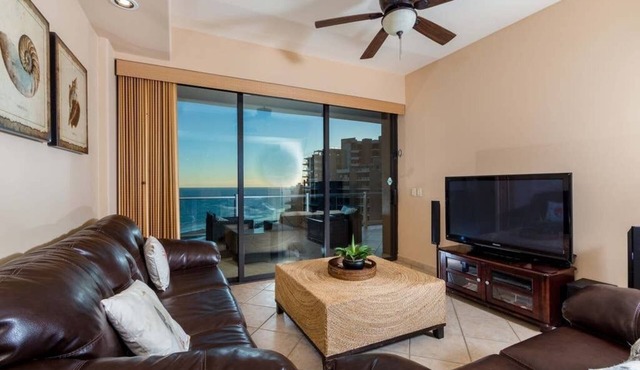 Oceanfront 10th Floor Suite with Sunset Views, King in Master, and Resort Pools in Puerto Peñasco