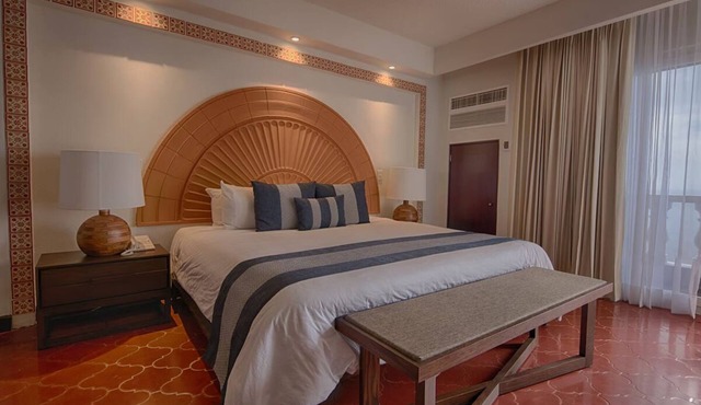 Oceanfront Resort w/Scenic Pools & Easy Beach Access, All-Inclusive Stay! in Jalisco