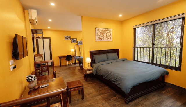 Old Quarter Hoan Kiem Sunlit Artistic Home 2BR/1BA Apartment Central Hanoi