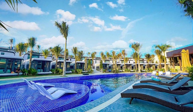 Olee SeaView Resort