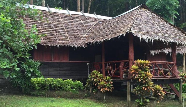 Paradise Lost Bungalows in Ko Kradan