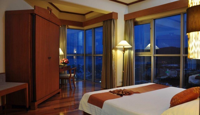 Paradise Suite Room, Partial Seaview #09 in phuket