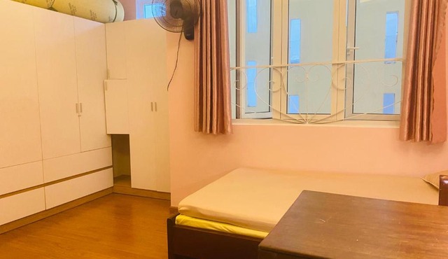Phòng VIP có bồn tắm yên tĩnh trong Villa xanh mát