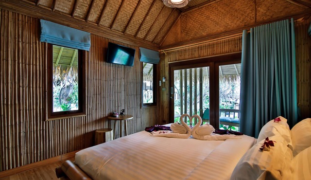 Phi Phi CoCo Beach Resort in Ko Phi Phi