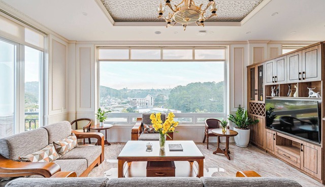 PINE VIEW HOTEL DALAT