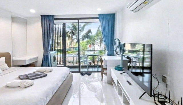 Pixel-Modern 1-BR Apartment with Pool View in Cape Panwa in Wichit