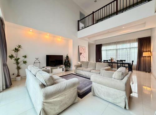 Pool Villa Ramkhamhaeng 9 in Bangkok