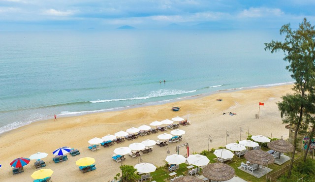 Private Beachfront House 5BRs - An Bang Beach
