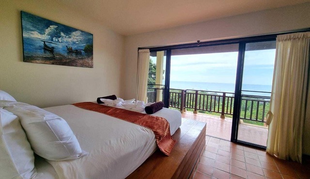 Private Pool Villa · Kantiang Bay Sea Views · 4 Bedrooms in Ko Lanta