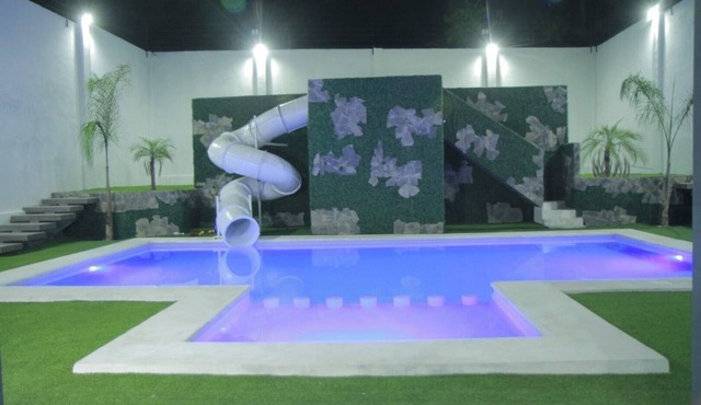 Private Quinta with swimming pool and ample space in Juárez