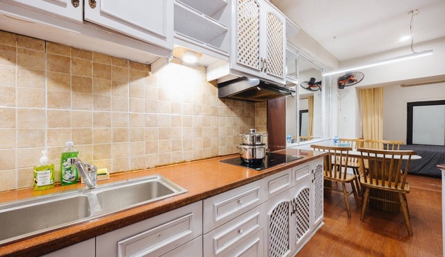 Quaint apartment with AC in charming Hà Nội
