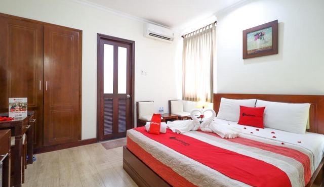 RedDoorz Hoang Ha Hotel
