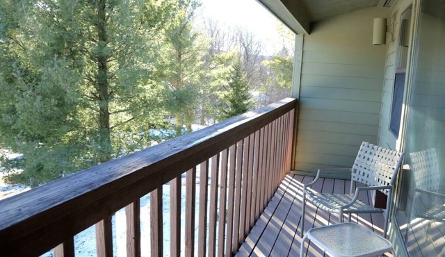 Renovated 1BR with mini-kitchen, large jacuzzi in Davis