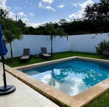 Residencia con ALBERCA y JARDÍN privado in Merida