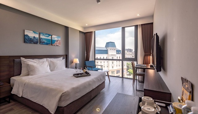 Reyna Hotel Hanoi