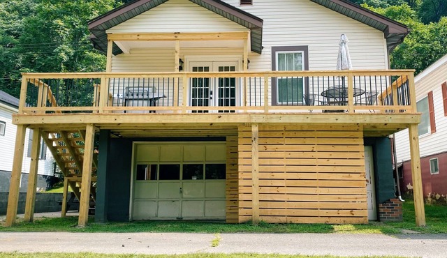 Riverfront Bungalow on the New River Dries in Gauley Bridge