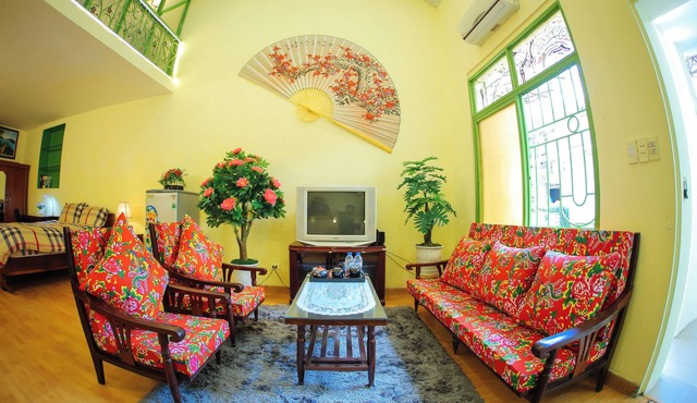 Rose' home - truly Hanoian home in Old Qualter