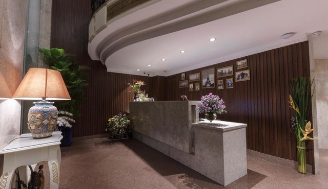 Roseland Corp Hotel