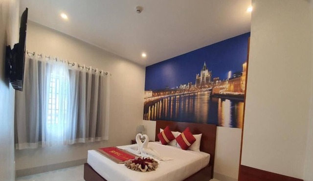 Royal Hotel