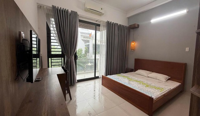 Ruby Homestay bến Ninh Kiều - Camellia balcony in Can Tho