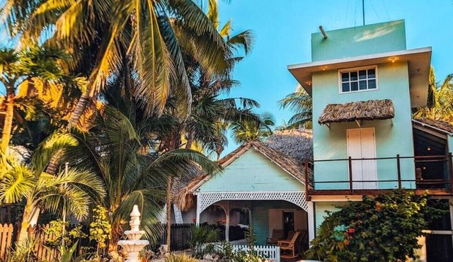 Rustic Luxury w/Ocean View, 4 BR & 3 Baths Utopia in El Cuyo