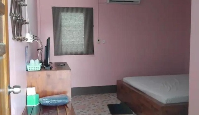 Saran Resort room 1 in Ban Khok Wat