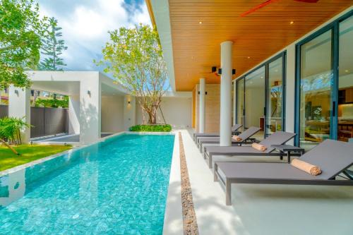 Sava Villa - Central Rawai Location & 10 Mins to Nai Harn Beach in Phuket