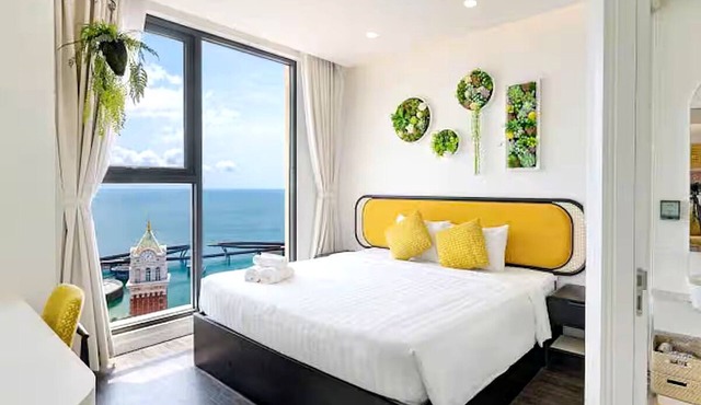 SEA & FIREWORKS VIEW 2 BEDROOM APARTMENT