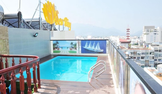 Sen Vàng Luxury Hotel