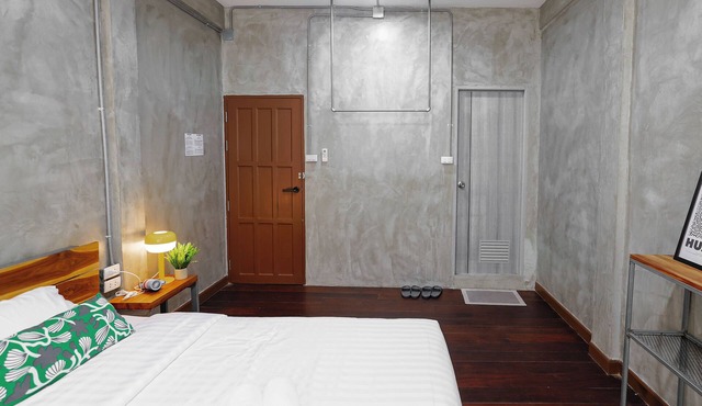 Siam Breeze Inn - Self Check-in in Bangkok