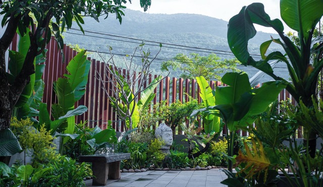 Sila Mandala Villa - Luxurious 5-bedroom villa with WiFi, AC in fabulous Đà Nẵng