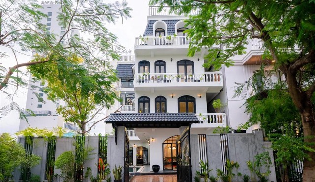 Sila Vana Villa - Private 7BRs Pool Villa My Khe Beach Da Nang